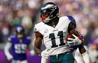 The Chiefs tidak menunjukkan minat pada AJ Brown di awal musim ini
