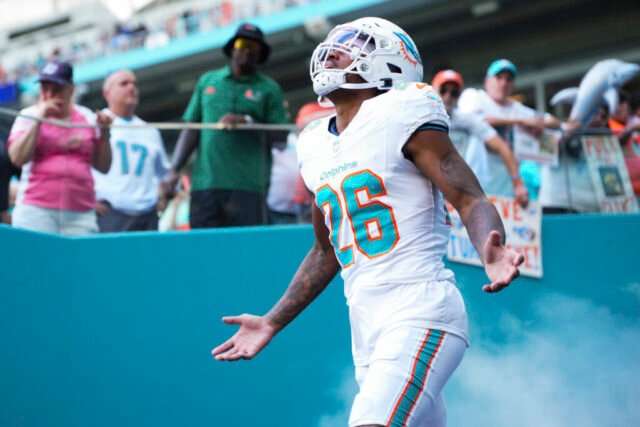 The Dolphins belum menunjukkan minat untuk merekrut kembali CB Rasul