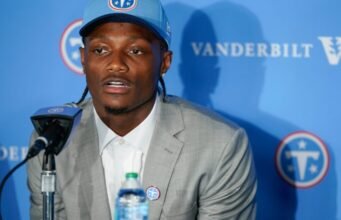 The Titans tertarik dengan karya WR Carnell Tate melawan liputan media