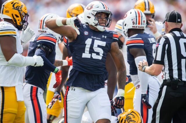 Titans Ink DE Keldric Faulk, penandatanganan kelas pemula penuh