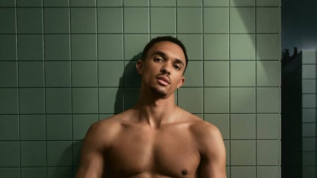 Trent Alexander-Arnold membintangi kampanye pakaian dalam terbaru Calvin Klein