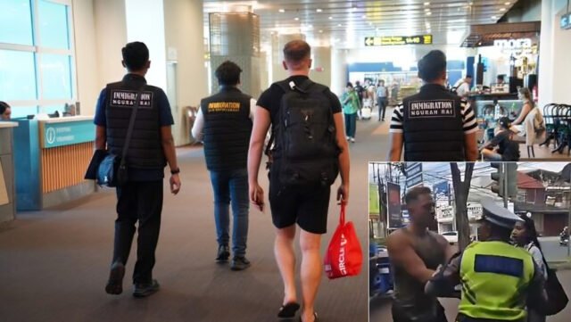 Turis Italia diusir setelah bentrok dengan polisi