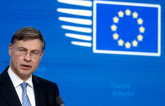 UE kecewa dengan pelonggaran sanksi minyak AS terhadap Rusia