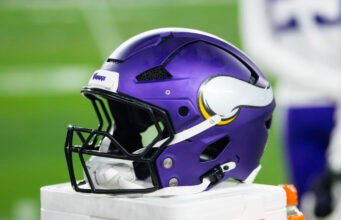 Viking akan mempekerjakan Nolan Teasley sebagai manajer umum; Rob Brzezinski tetap menjadi wakil presiden eksekutif