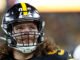 Viking menandatangani DL Isaiahh Loudermilk