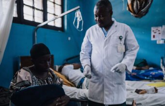 Wabah Ebola yang mematikan memicu pencarian vaksin segera