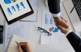 10 Strategi Mengubah Data B2B menjadi Keputusan Bisnis yang Lebih Baik