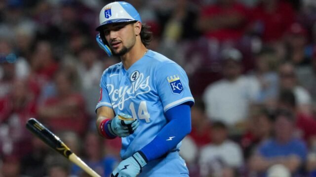 Jac Caglianone dari Royals meninggalkan pertandingan Twins karena cedera bahu