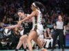Legenda New York menerima tepuk tangan meriah di Barclays Center