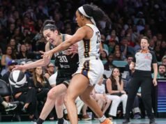 Legenda New York menerima tepuk tangan meriah di Barclays Center