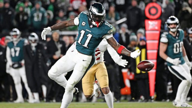 Ketika nada bicara Howie Roseman berubah pada perdagangan AJ Brown