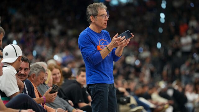 Ben Stiller mengutuk perilaku 'tidak sopan' fans Knicks terhadap fans
