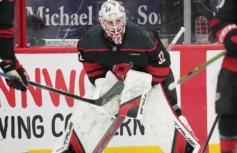 Brandon Bussi memulai Game 4 Final Piala Stanley