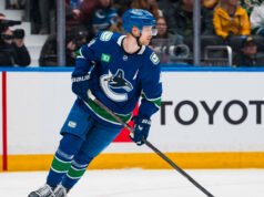 Elias Pettersson dihubungkan dengan 2 tim lain oleh reporter Canucks