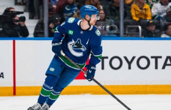 Elias Pettersson dihubungkan dengan 2 tim lain oleh reporter Canucks