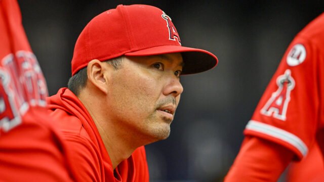 Angels menandatangani kembali starter veteran untuk kontrak liga kecil
