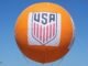 Saksikan para penggemar Tim USA bersikap patriotik di luar Stadion Los Angeles