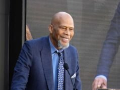 Kareem Abdul-Jabbar menyaksikan USMNT mengalahkan Paraguay