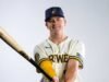 Pembuat bir memanggil prospek shortstop menjelang seri Guardians