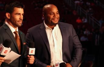 Postingan Daniel Cormier yang Dihapus tentang DM ‘Palsu’ Eric Trump Menjadi Viral