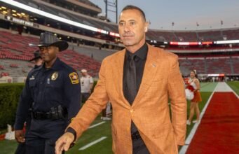 Steve Sarkisian mengisyaratkan potensi kembalinya Arch Manning pada tahun 2027