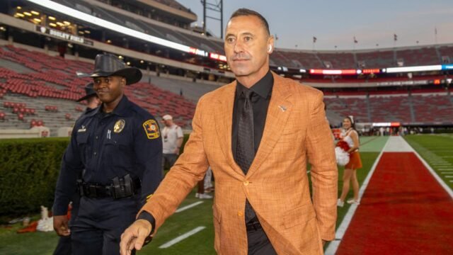 Steve Sarkisian mengisyaratkan potensi kembalinya Arch Manning pada tahun 2027
