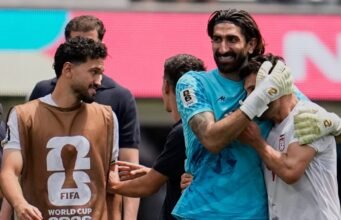 AS melonggarkan pembatasan pada tim Piala Dunia Iran, mengizinkan perjalanan 2 hari sebelum pertandingan berikutnya: NPR