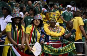 Afrika Selatan merayakan Bafana Bafana yang membuat sejarah