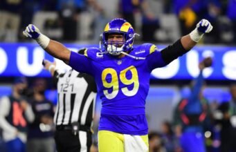 Apakah pensiunan DT Aaron Donald Mulling kembali?