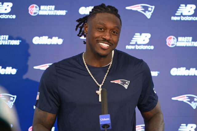 Baca lebih lanjut tentang perdagangan Patriots-Eagles AJ Brown
