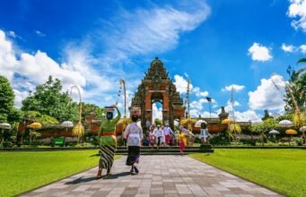 Bali tidak tutup, ini restrukturisasi – ekspatriat Indonesia