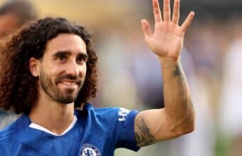Barcelona menghadapi ancaman Mourinho saat Real Madrid memasuki perlombaan untuk mendapatkan target pertahanan