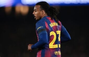 Bek Barcelona harus diberi kesempatan emas untuk menegaskan kembali dirinya setelah musim yang sulit