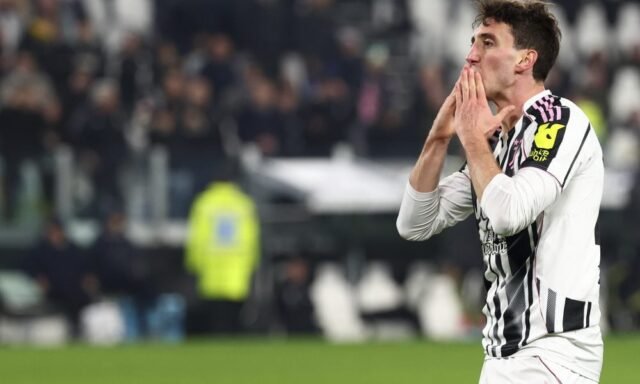 Bek Serie A ingin menunggu Barcelona meski ada minat dari