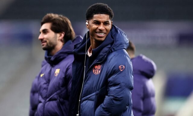 Bintang pinjaman Barcelona ini masih berharap untuk bertahan meski klub