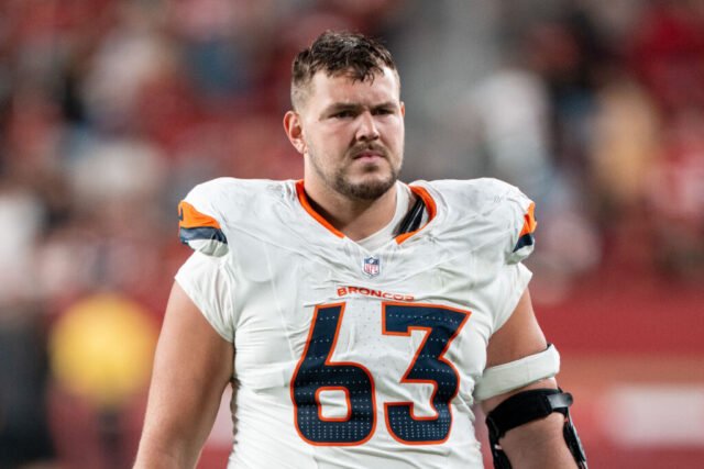Broncos melihat G Alex Palczewski sebagai starter masa depan; Vance