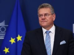 Brussels akan menawarkan alat “khusus” untuk menarik diri dari Tiongkok, kata kepala perdagangan