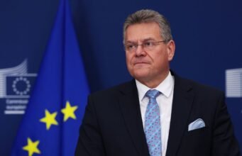 Brussels akan menawarkan alat “khusus” untuk menarik diri dari Tiongkok, kata kepala perdagangan