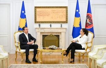 Brussels mengawasi Kosovo melaksanakan pemilu di tengah krisis politik