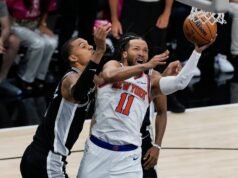 Cool Knicks bersiap menghadapi lonjakan kuarter keempat saat Brunson melampaui Wembanyama untuk meraih kemenangan Game 1 di New York