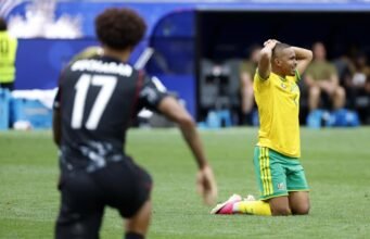 Cyril Ramaphosa memberi selamat kepada Kanada setelah tersingkirnya Piala Dunia Bafana Bafana