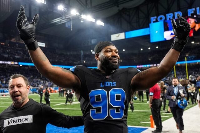 DE Za'Darius Smith dibebaskan dari daftar cadangan/pensiun Eagles