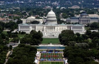 Dalam pemungutan suara simbolis, Kongres memerintahkan Trump untuk menarik pasukan dari perang Iran: NPR