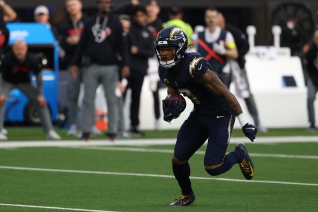 Detail kontrak NFL: James, Steelers, Berrios
