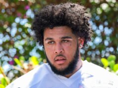 Dolphins menandatangani OL Kadyn Proctor untuk kesepakatan pemula