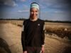 Gerda Steyn dalam “Dullies” sibuk dengan sentuhan akhir Comrades Marathon