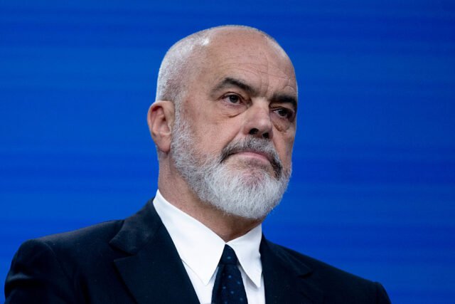 Hambatan baru bagi perluasan Uni Eropa bagi Albania karena proyek