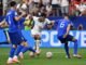 Harry Kane mencetak dua gol saat Inggris mengalahkan Kroasia 4-2 untuk memulai Piala Dunia