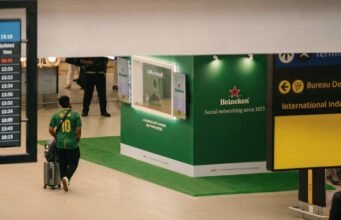 Heineken® Mengaktifkan Kembali Change Bar, Membantu Masyarakat Afrika Selatan dan Nigeria Menaikkan Harga Bir Lokal di AS dan Meksiko
