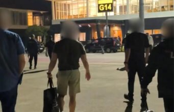 Imigrasi Bali menghentikan jet pribadi yang membawa tersangka Australia yang dicari